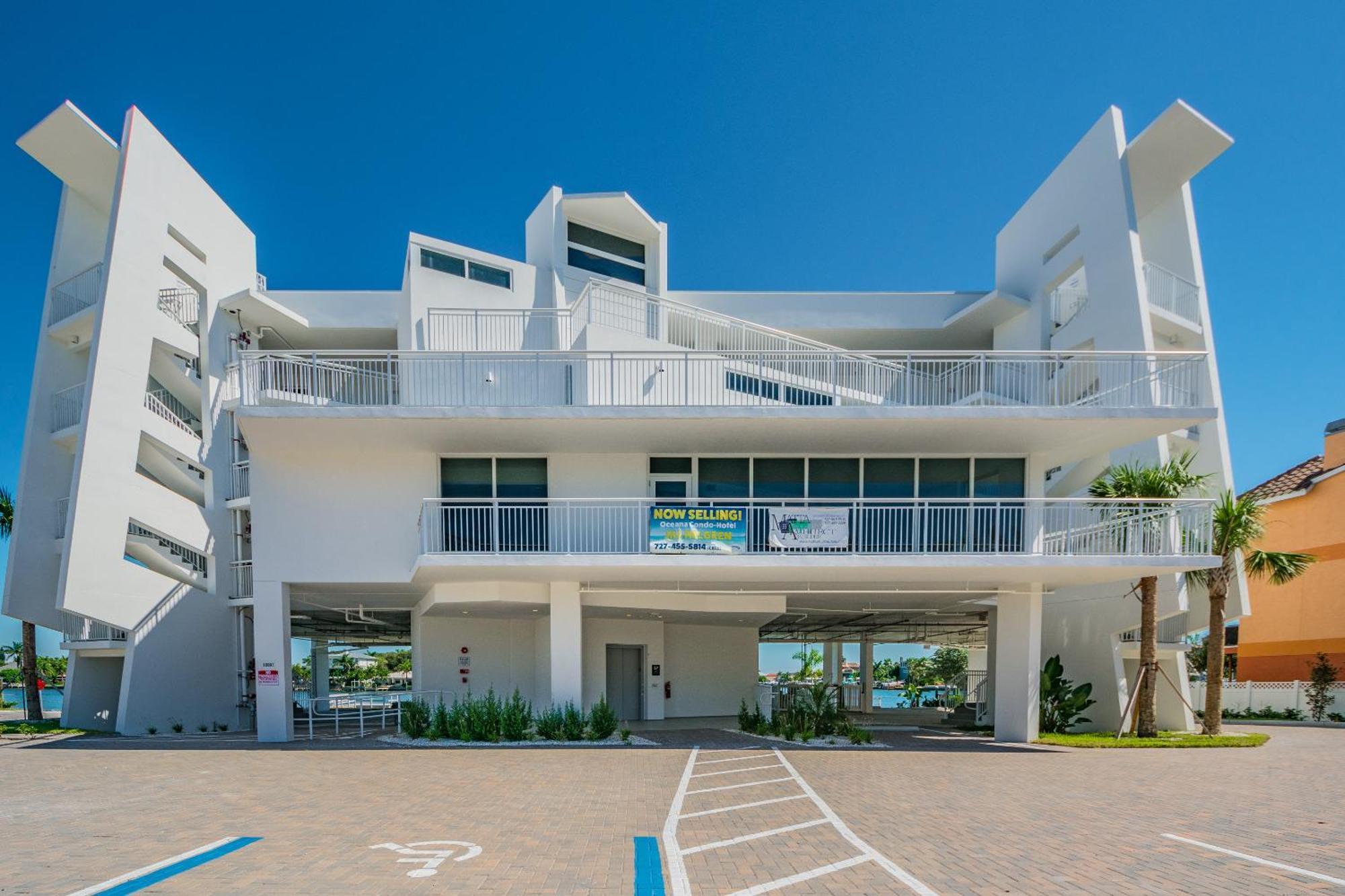 Provident Oceana Beachfront Suites St. Pete Beach Exteriör bild